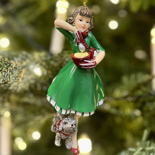 BAKING GIRL HANGING ORNAMENT X2968