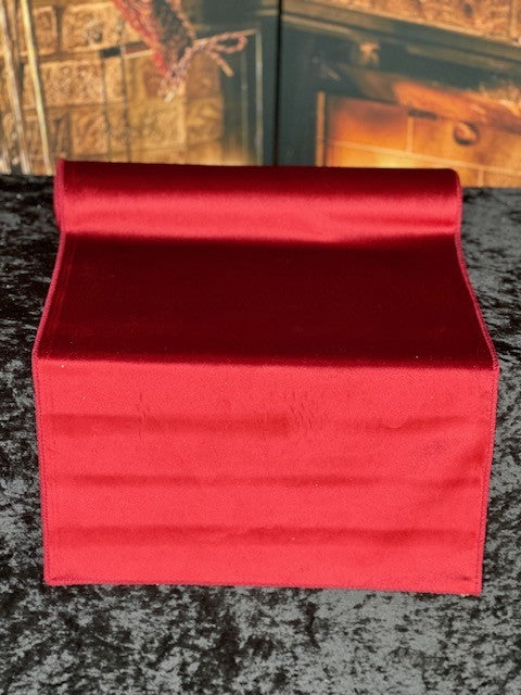 LUXURY VELVET TABLE RUNNER - RED FTLXTR