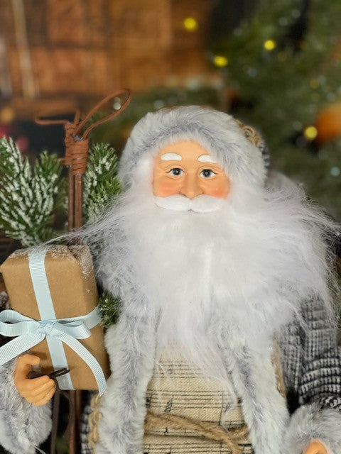 SANTA WITH TWEED COAT AND LANTERN XMLBNAL