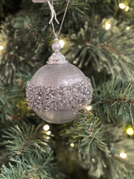 SILVER BRUSHED WITH BEADED BAND ROUND ORNAMENT XATXSIB