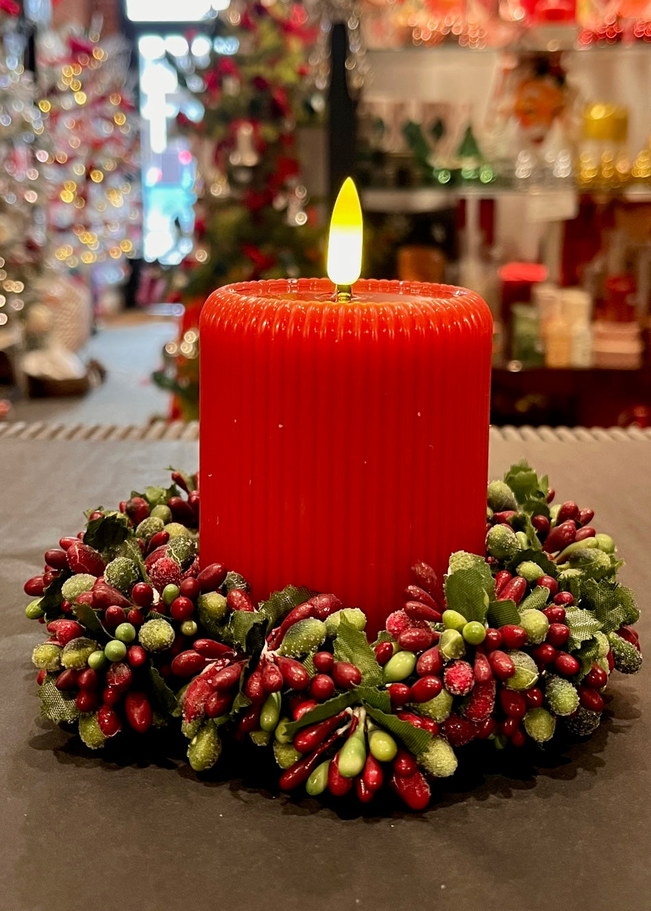 AURA LED RIBBED CANDLE RED MEDIUM SYARPM
