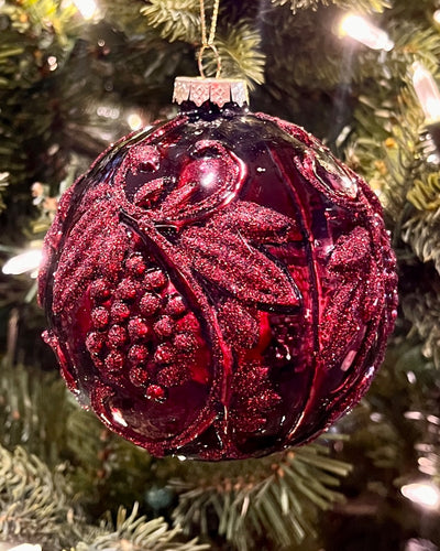 BURGUNDY BERRY ROUND GLASS ORNAMENT XGMAMGP