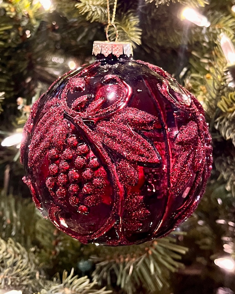 BURGUNDY BERRY ROUND GLASS ORNAMENT XGMAMGP