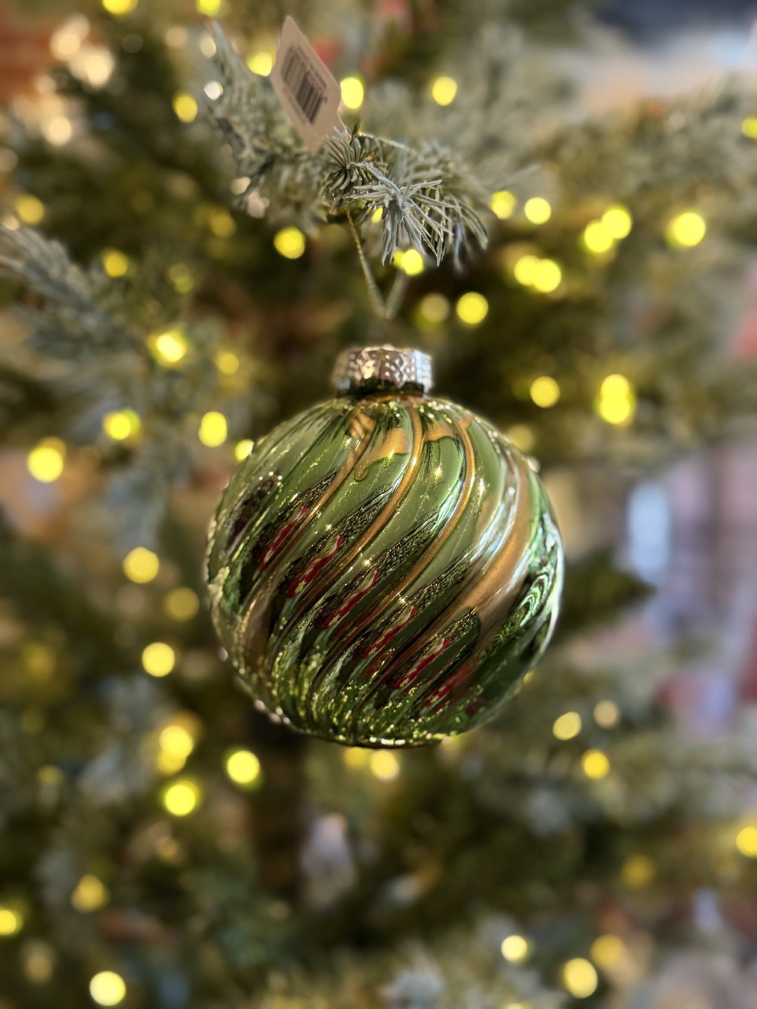 GREEN & RED ROUND GLASS HANGING ORNAMENT XGMAWJX