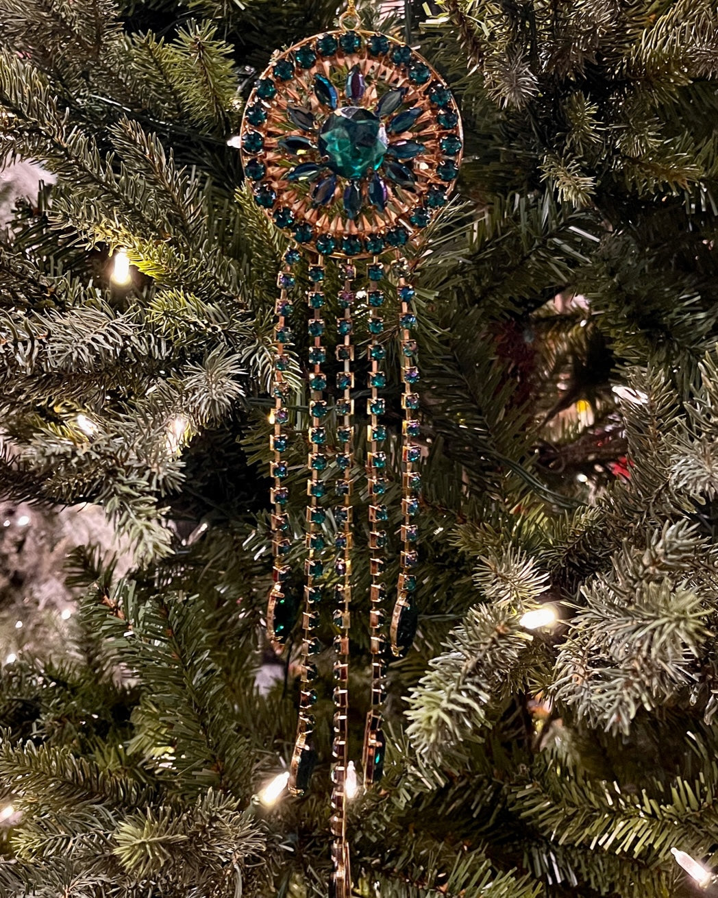 METAL ACRYLIC JEWEL GREEN ORNAMENT