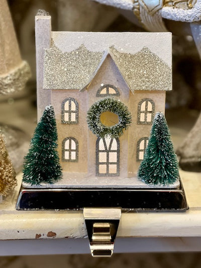 LED HOUSE STOCKING HANGER WHITE GREEN XVKHHWG