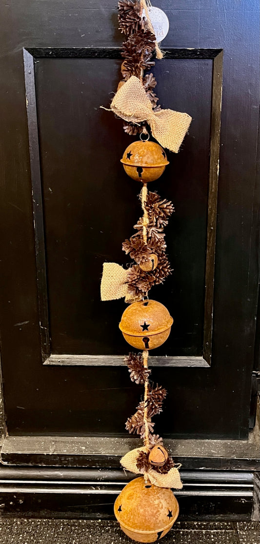 RUSTY BELL & PINECONE GARLAND XX11357