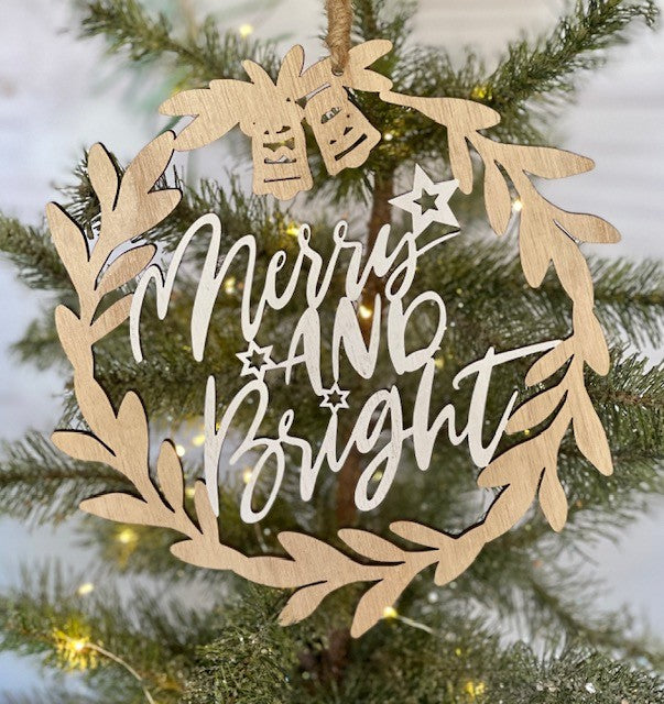 MERRY & BRIGHT WREATH WALL HANGING XX10537