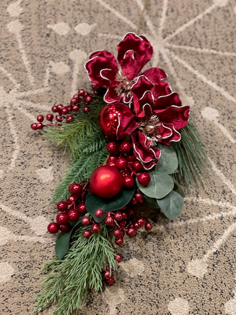Magnolia w/Bauble Spray XM0122