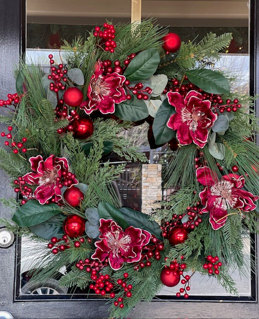 Large Magnolia with Berries & Bauble Wreath XM0125