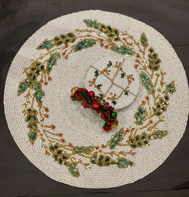 White with Wreath Beaded Placemat 36cm XM0029