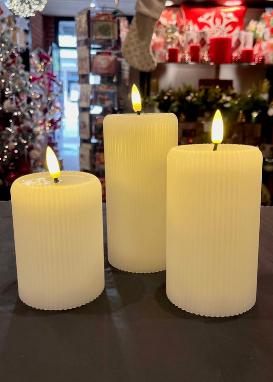 SET OF 3 CREAM LED RIBBED FLAMELESS CANDLES XM0840