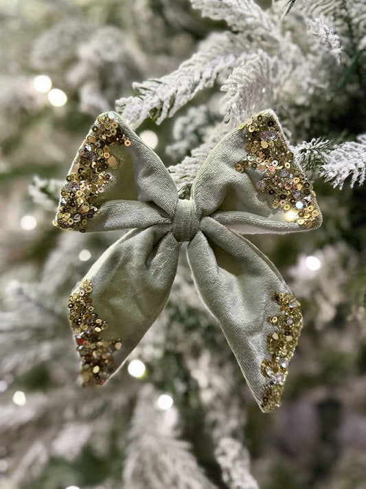 Embelished Bow w/Clip 15x15cm Grn/Gld XM0674