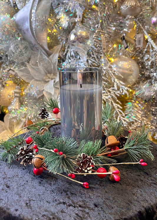 HOLLY CANDLE RING WITH BELLS & SNOW XM0961