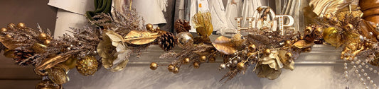 PINE GARLAND WITH GOLD BAUBLES & BERRIES 5FT XM0996