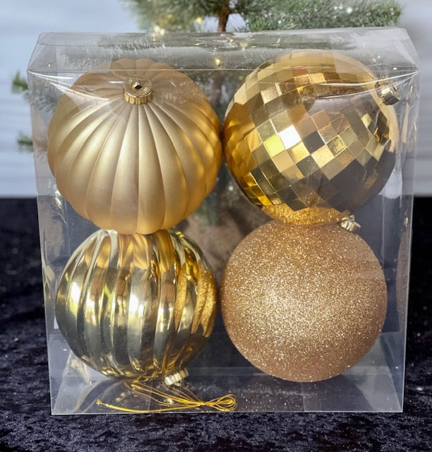 PACK OF 4 GOLD ASSORTED SHATTERPROOF BAUBLES 33009891GO