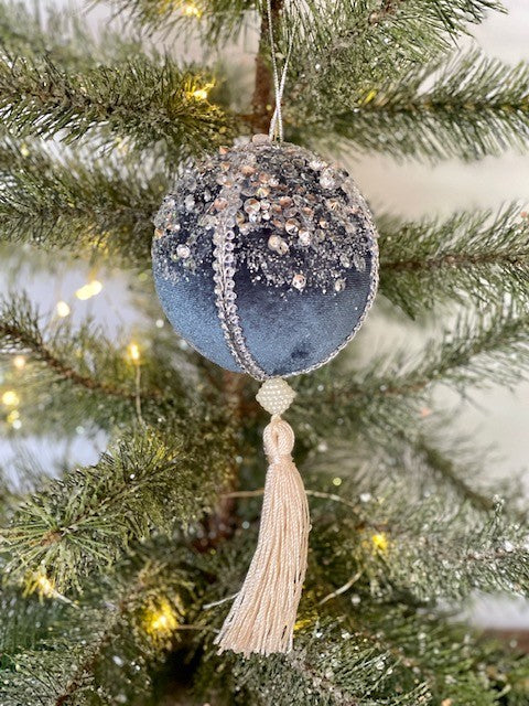 BLUE VELOUR BAUBLE WITH TASSEL X300206