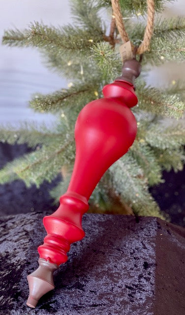 RED METAL HANGING FINIAL 41CM X301777