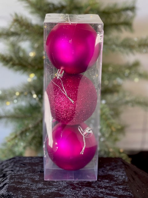 SET OF 3 MAGENTA BAUBLES X364673