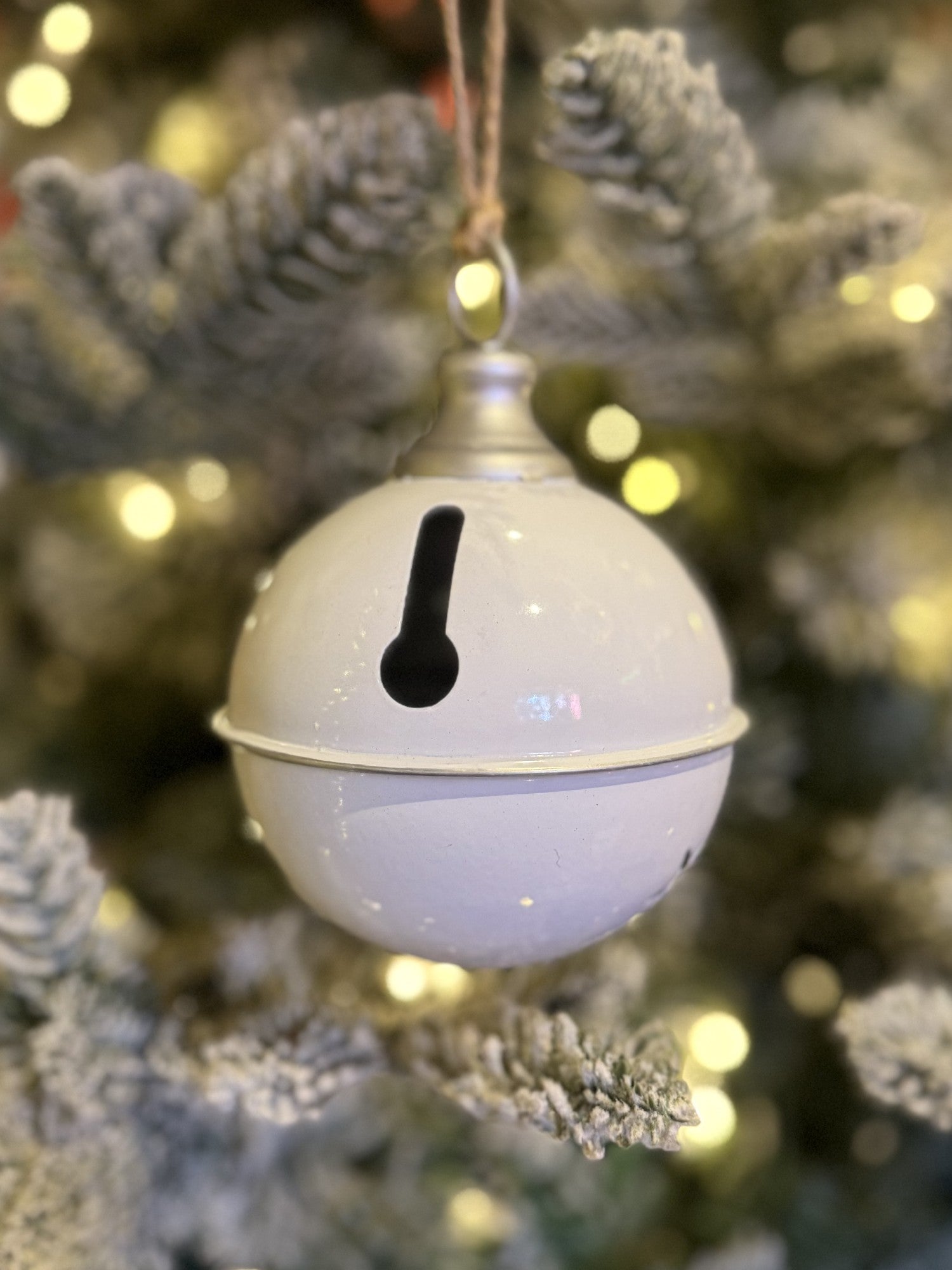 WHITE WITH SILVER TRIM HANGING BELL X415085