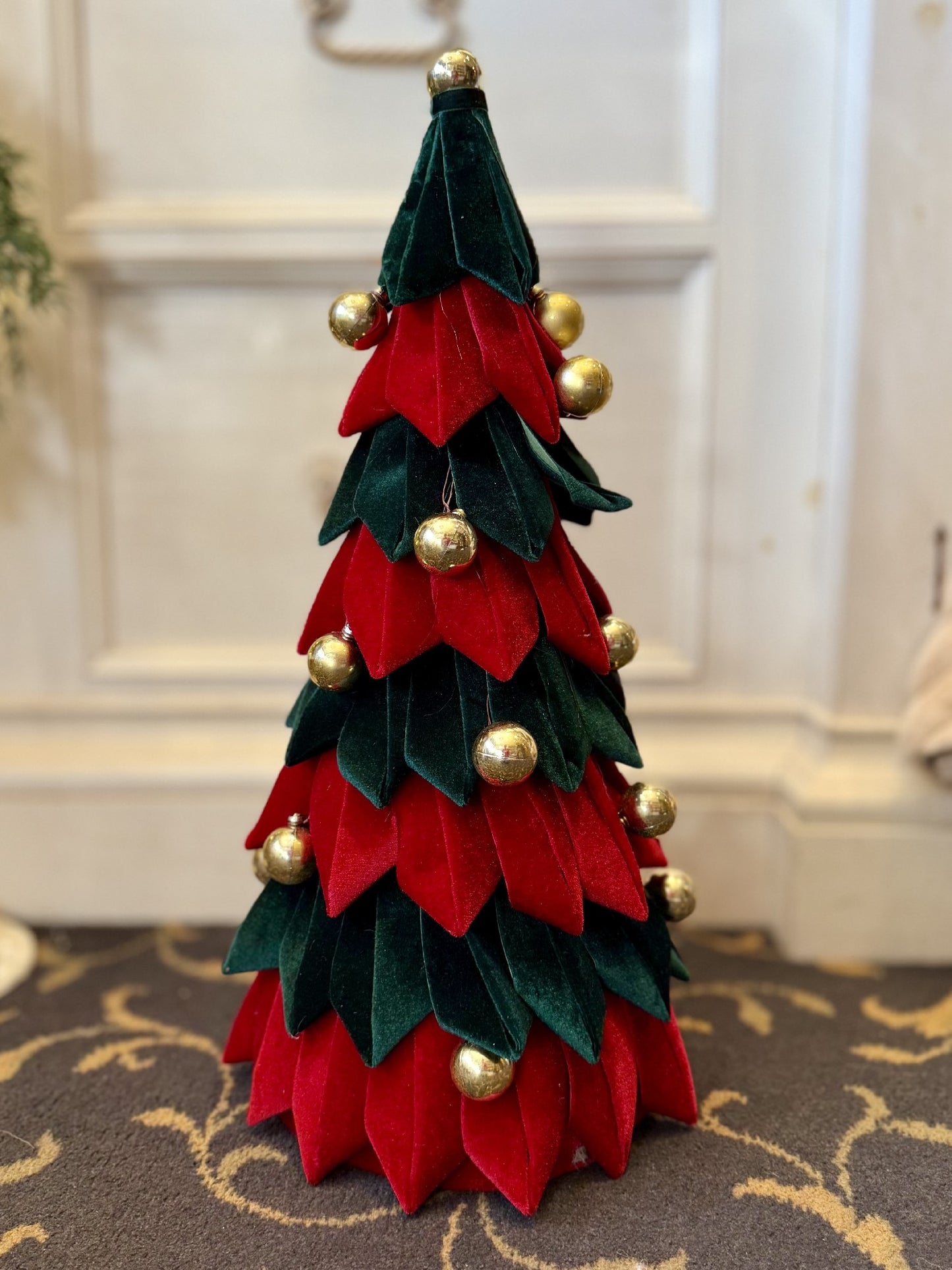 RED & EMERALD VELOUR CHRISTMAS TREE WITH GOLD BAUBLES 52CM X419786