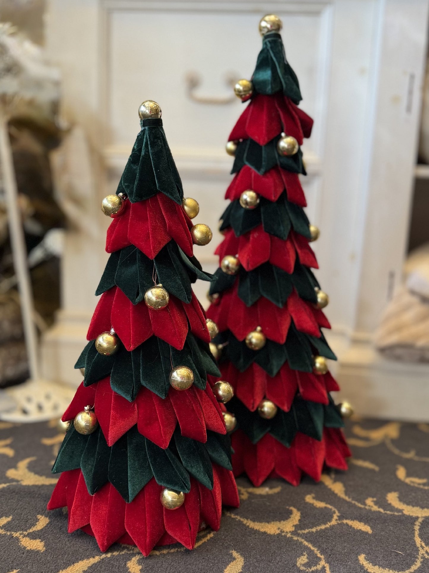 RED & EMERALD VELOUR CHRISTMAS TREE WITH GOLD BAUBLES 52CM X419786