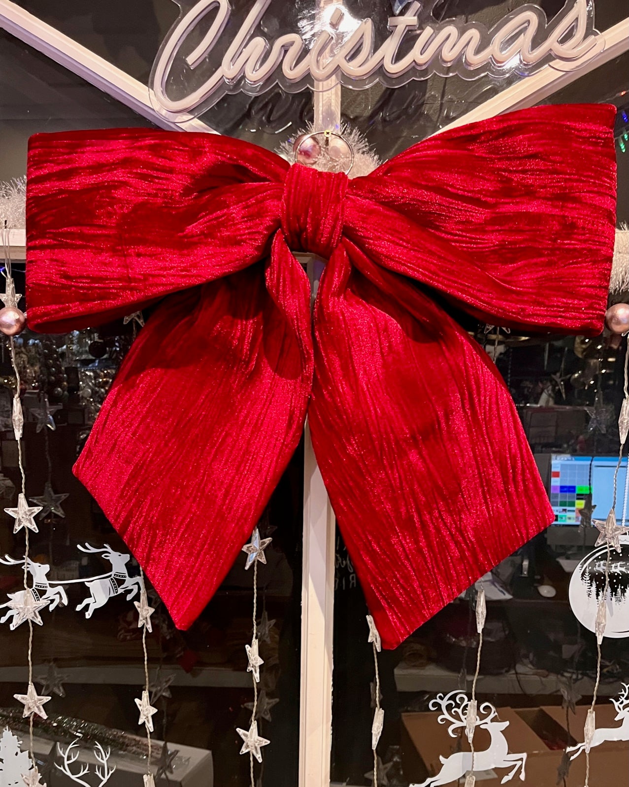 LARGE RED VELVET BOW X440131