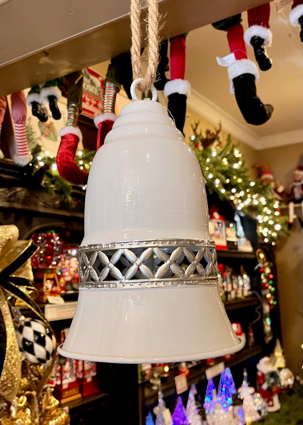 WHITE METAL BELL WITH SILVER DETAIL SMALL  X440964