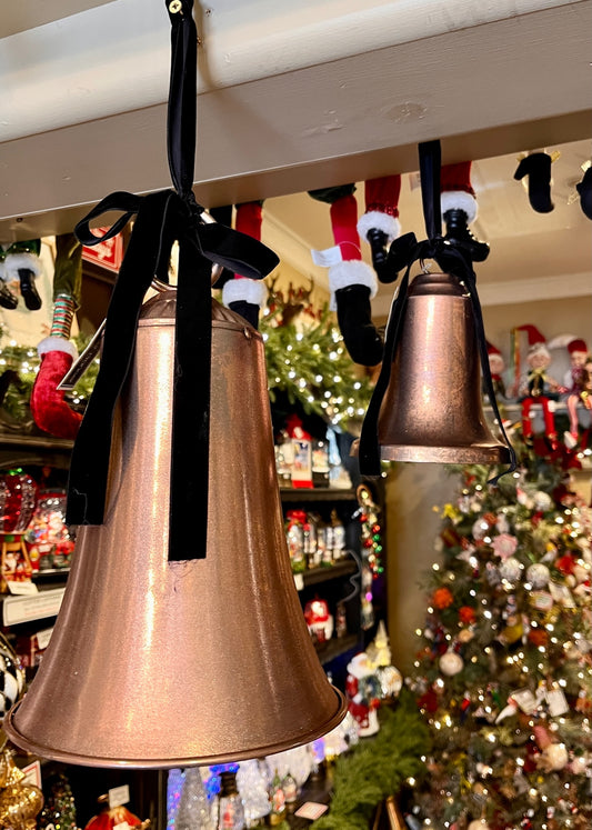 ANTIQUE COPPER METAL BELL LARGE WITH BLACK VELVET RIBBON X441015