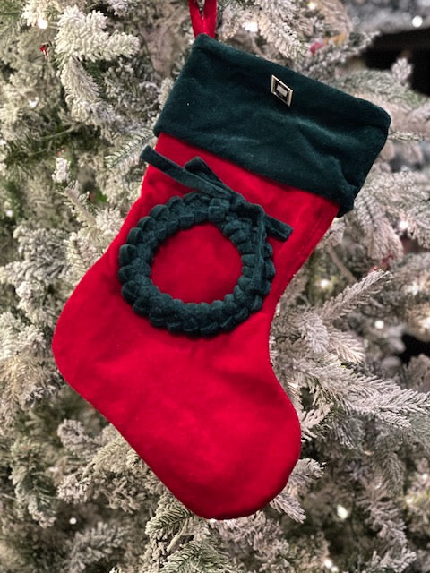 RED & EMERALD STOCKING WITH EMERALD WREATH X441510