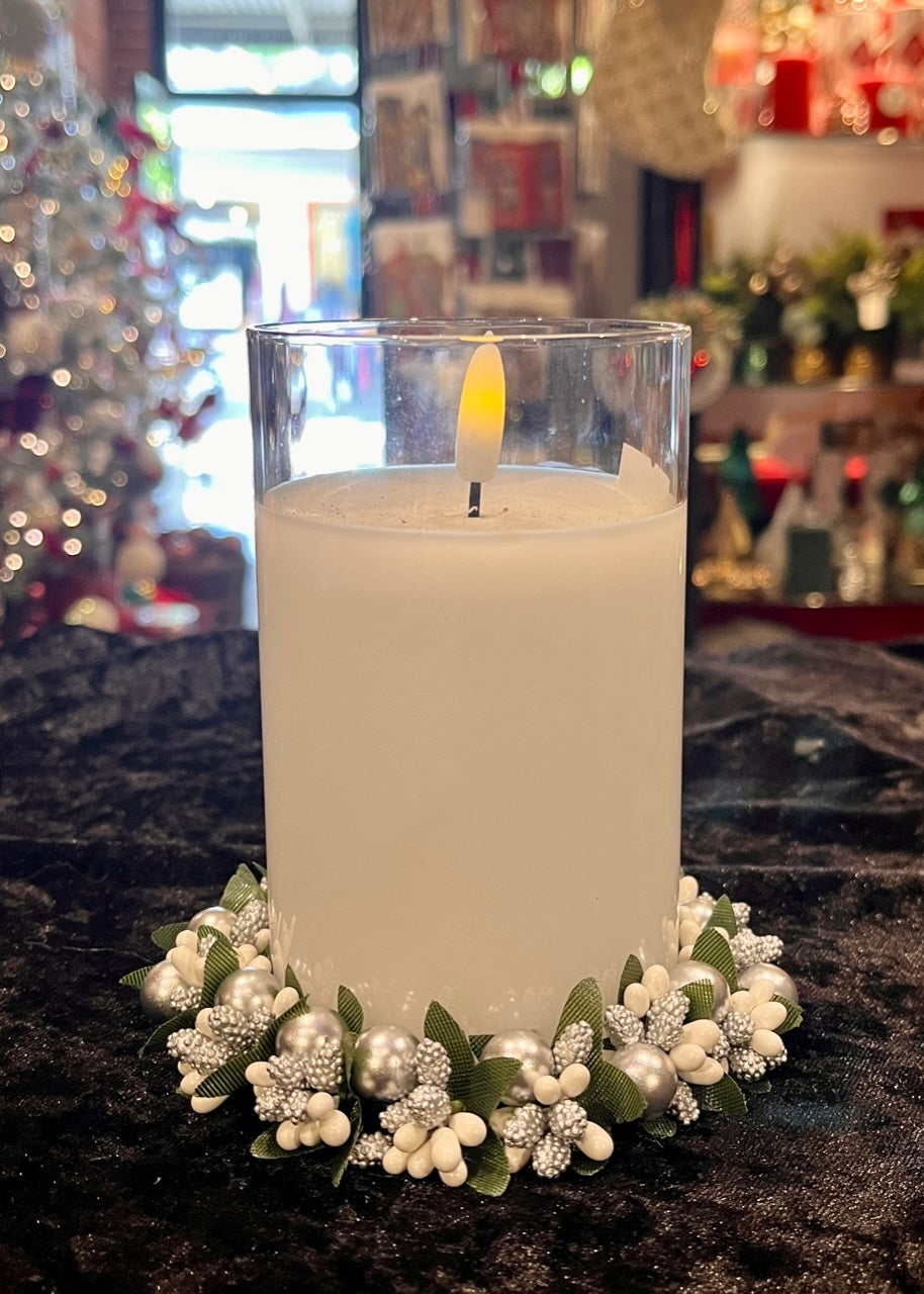 WHITE BERRY CANDLE WREATH X443309