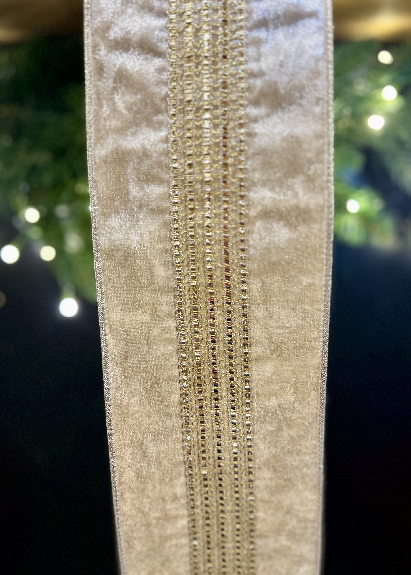 CHAMPAGNE VELVET RIBBON WITH CHAMPAGNE DIAMONTE DETAIL & CHAMPAGNE WIRE EDGE X443774