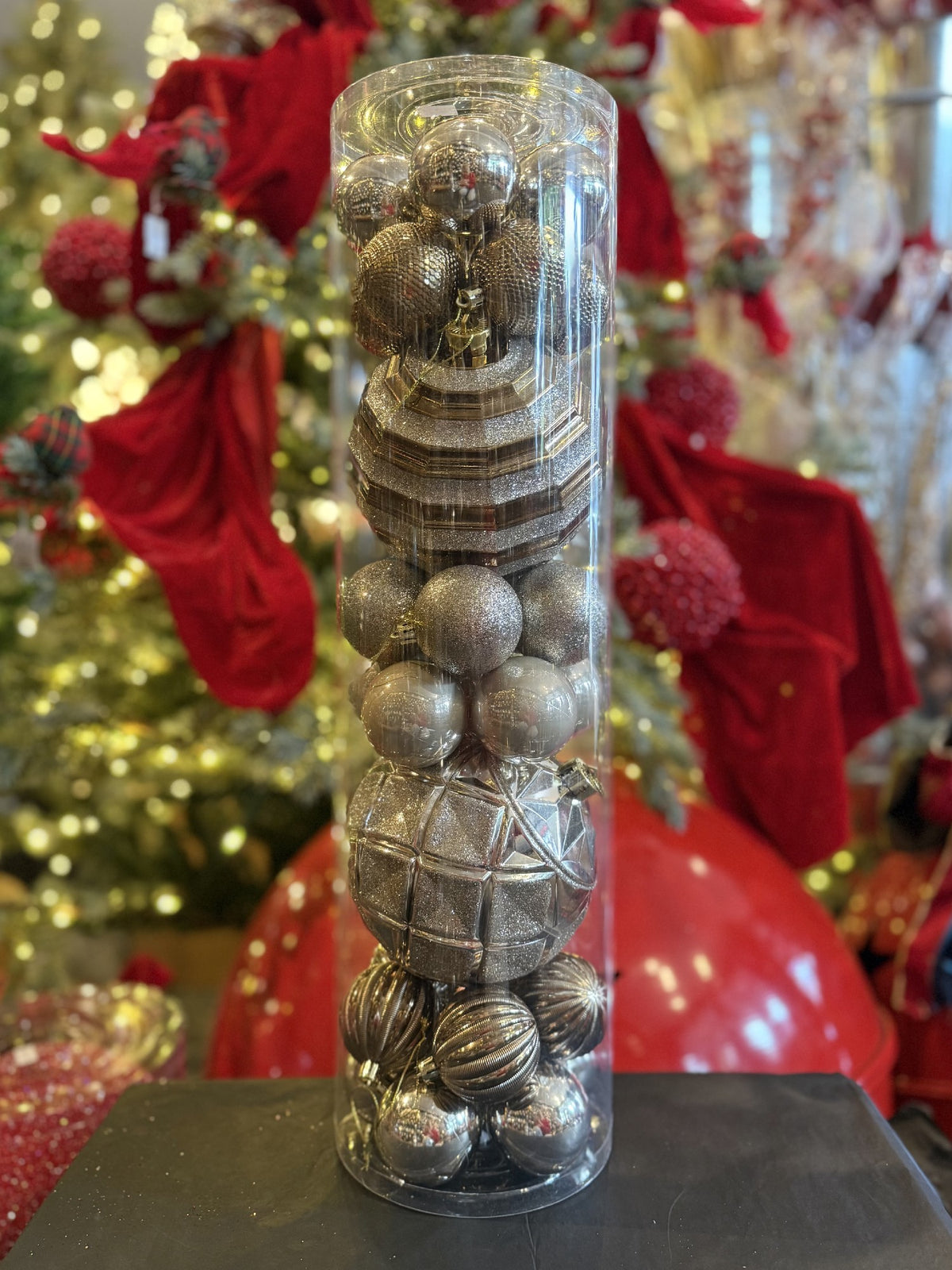 32PC CHAMPAGNE SHATTERPROOF BAUBLES IN PVC TUBE 30X6CM 2X15CM X466827