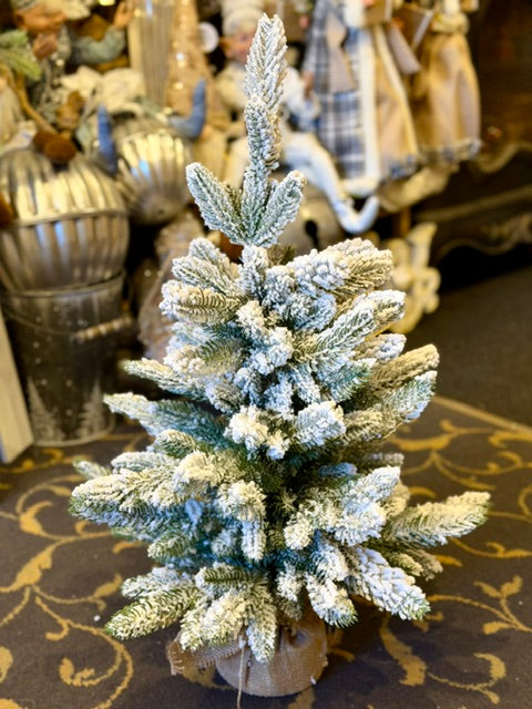 60CM SNOW FLOCKED CHRISTMAS TREE X467671