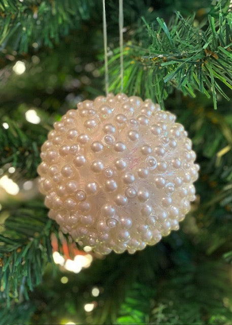 PEARL & IRIDESCENT TINSEL ROUND HANGING ORNAMENT X489734