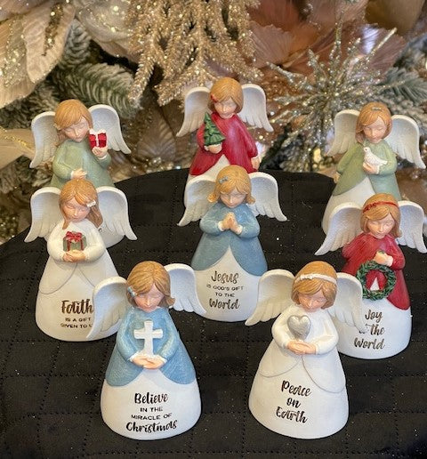 CHRISTMAS BLESSING ANGEL WITH WREATH - ST10401