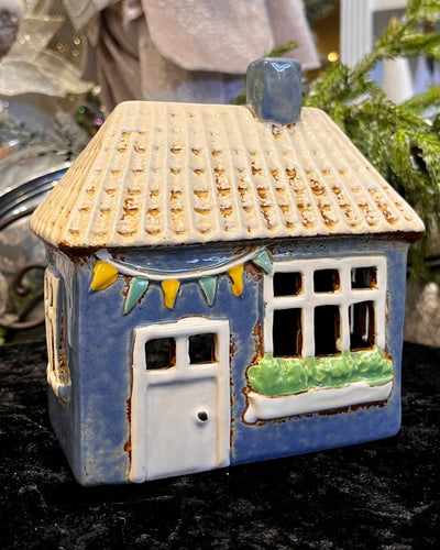 BLUE STONEWARE TEALIGHT HOUSE WITH FLAGS LH037