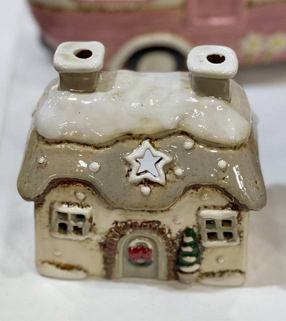 STONEWARE VILLAGE TEALIGHT HOUSE - CREAM CHRISTMAS SNOW HOUSE LH062