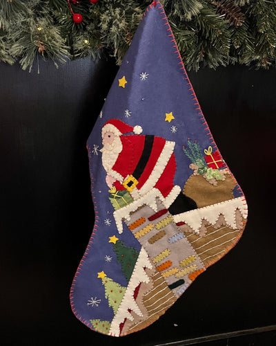 SANTA ON ROOF HANDSTITCHED FELT APPLIQUE STOCKING UC568091