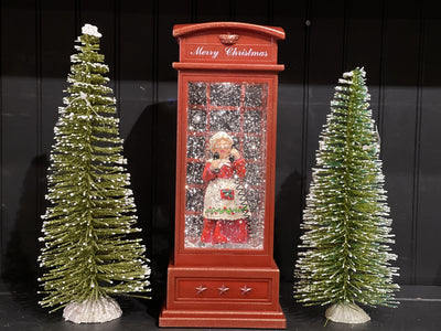 GLITTER LANTERN MRS CLAUS IN A RED TELEPHONE BOOTH XAC059A