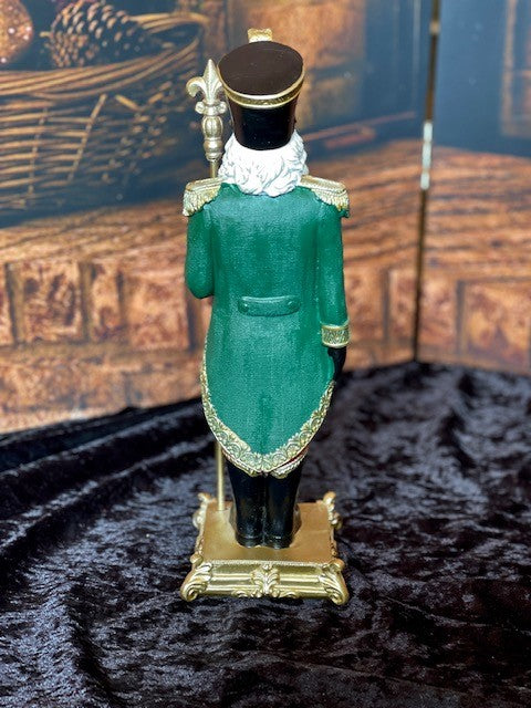 ROYAL SOLDIER HOLDING SCEPTRE ON GOLD BASE XSN23
