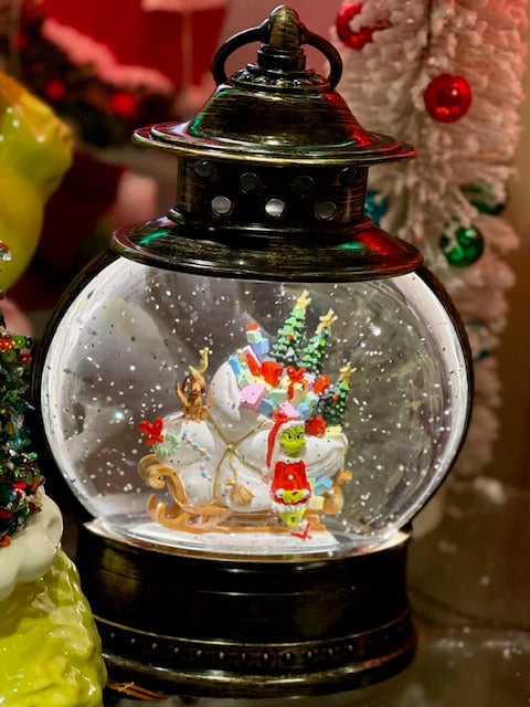 GLITTER LANTERN - OVAL GRINCH WITH SLEIGH OF TOYS XGR62
