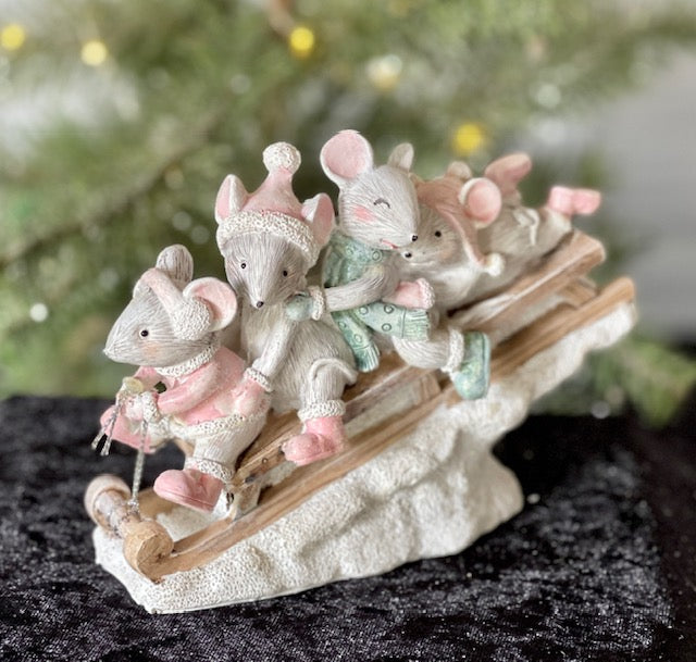 SLEDDING MICE XMIC03