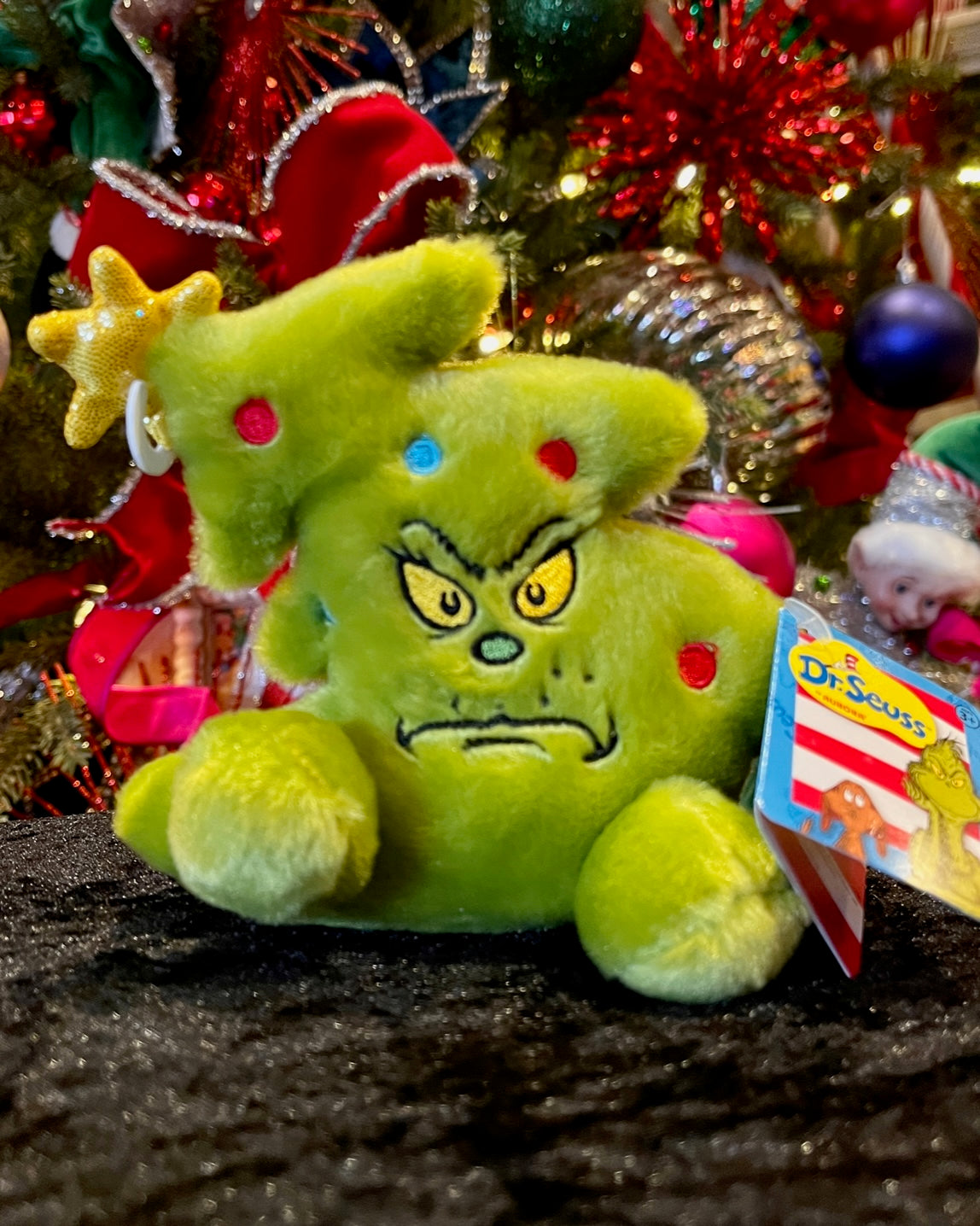 PALM PAL GRINCH IN TREE AUDR57