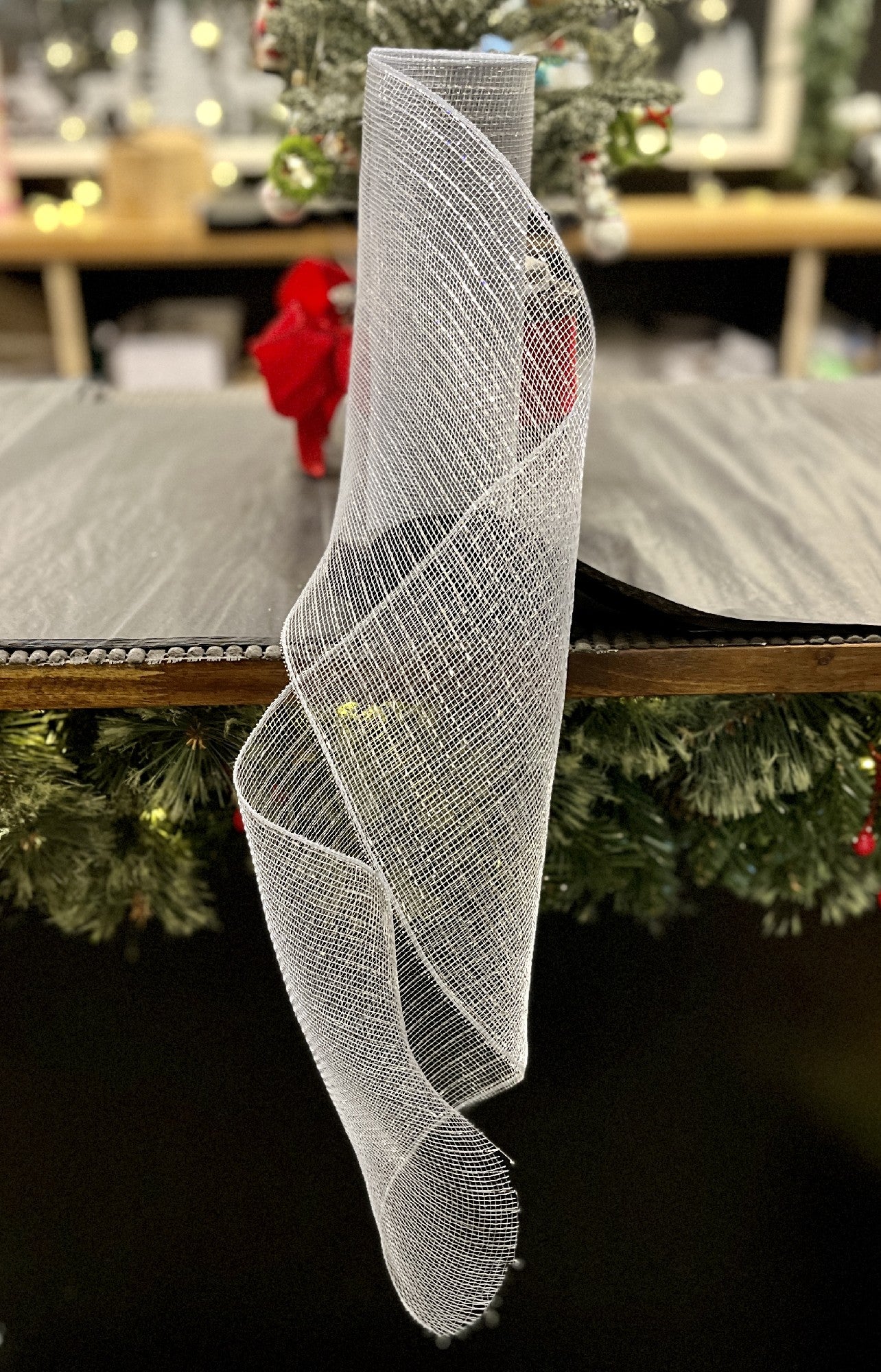 SILVER 9 METRE MESH ROLL 4289409