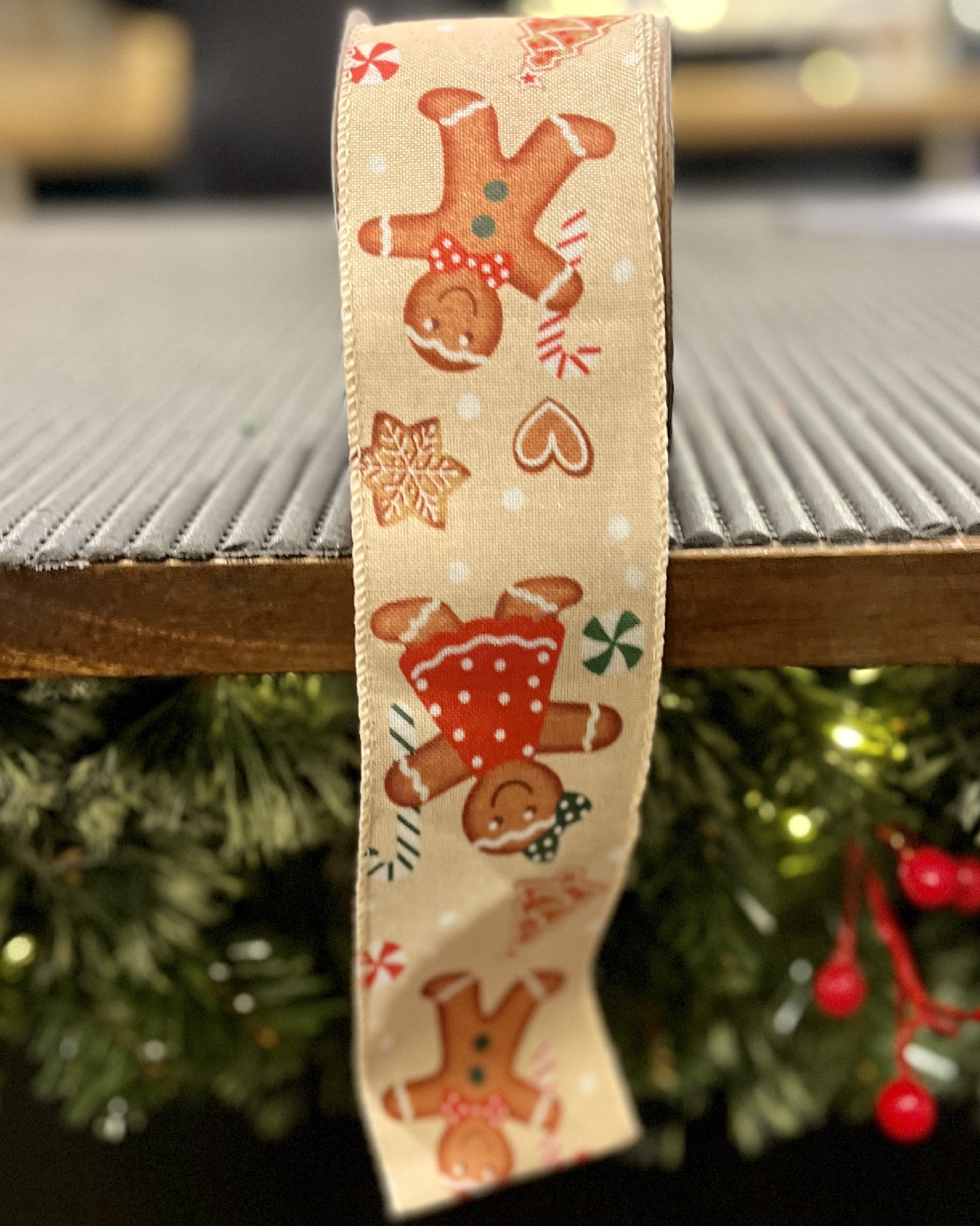 GINGERBREAD PEOPLE 10 METRE RIBBON 42883108