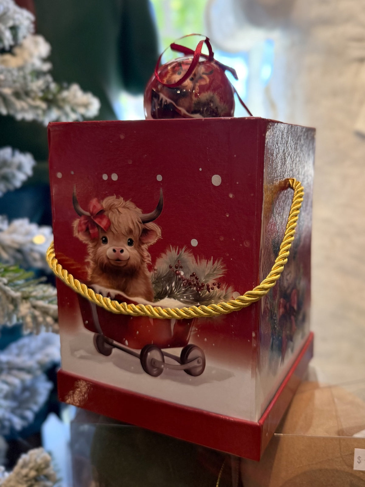Highland Cow Red Baubles + Music Box 4206402