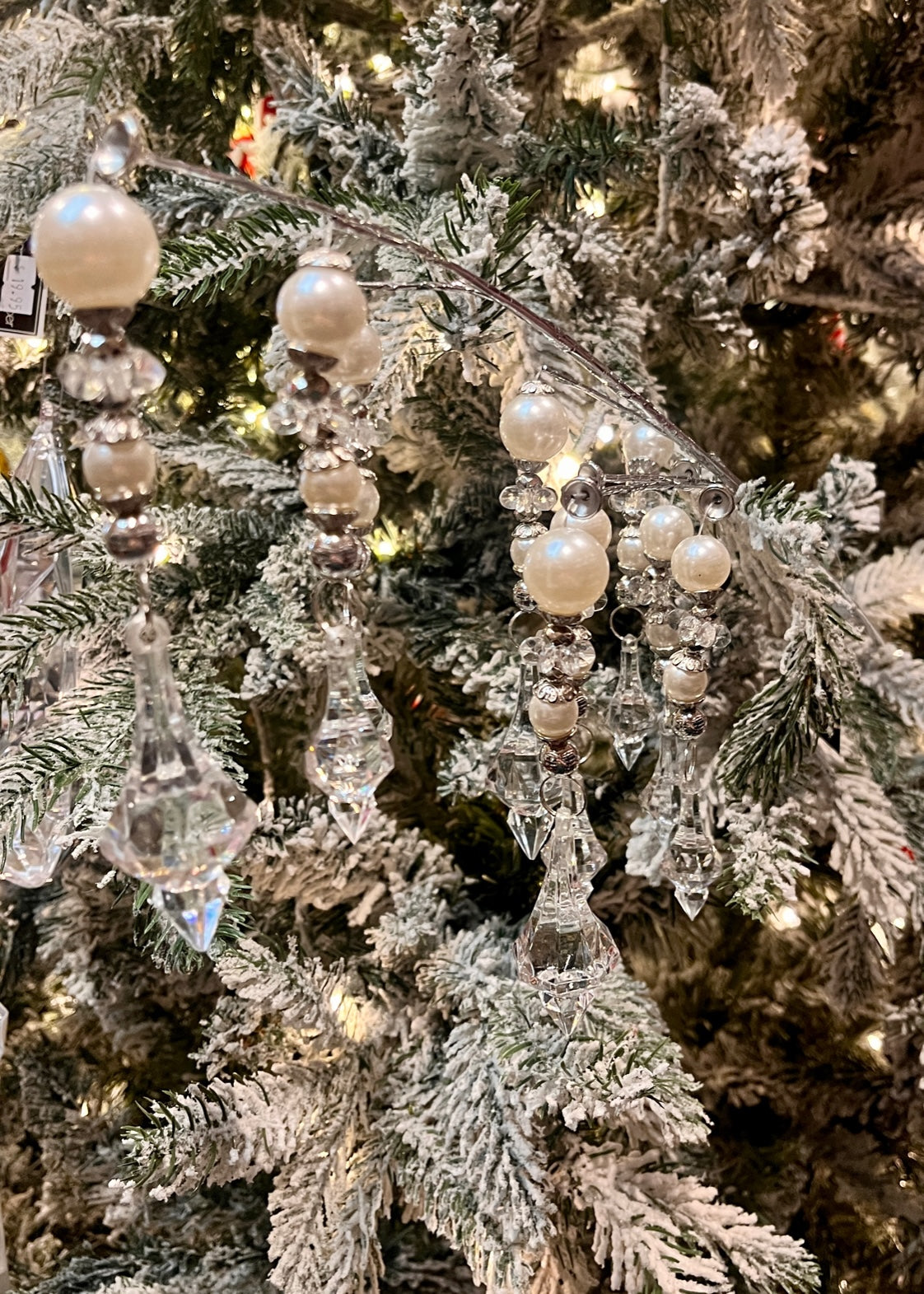 Pearl Acrylic Crystal Drape Spray SBC040