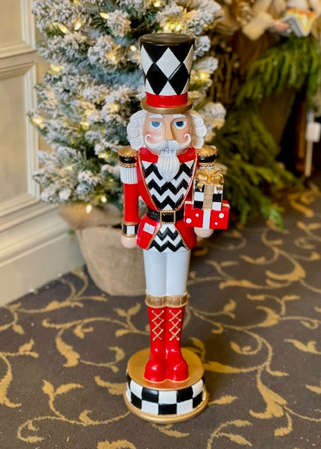 60CM NUTCRACKER WITH RED/WHITE SSW400