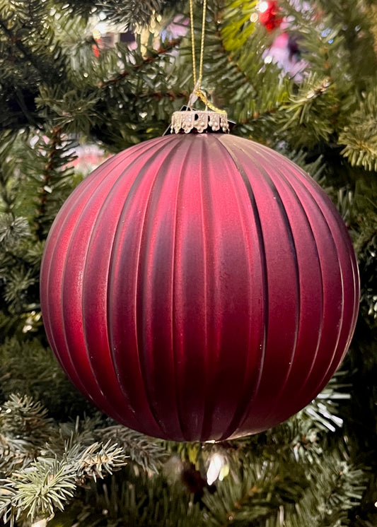 15CM BURGUNDY RIBBED SHATTERPROOF ORNAMENT SVN164